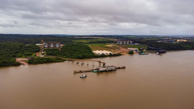 Portos no Rio Tapajós dobram em dez anos com omissões no licenciamento ambiental