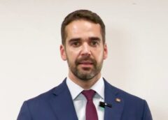 Governador do RS questiona decisão que deu auxílio-refeição a servidores nas férias