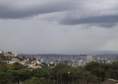 Defesa Civil de Minas Gerais alerta para previsão de chuvas intensas até domingo (8/3)
