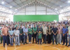 Em Porto Walter, governador e vice anunciam reforma de escolas, entregam kits escolares e firmam adesão do município ao programa Integra Acre