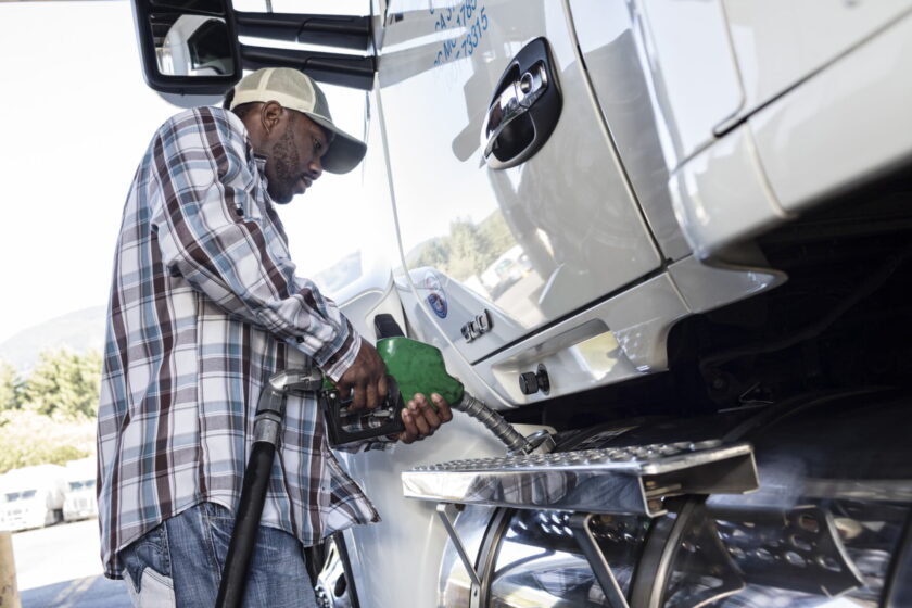 A imagem atual não possui texto alternativo. O nome do arquivo é: black-man-truck-driver-putting-diesel-fuel-in-his-2022-03-04-02-10-37-utc-18.jpg