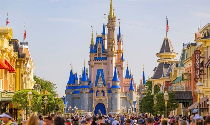 A imagem atual não possui texto alternativo. O nome do arquivo é: disney2.jpg