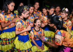 Mães garantem apoio aos brincantes e ajudam a manter viva a tradição das quadrilhas