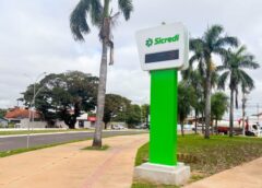 Três Lagoas ganha relógio digital urbano por meio de parceria entre Prefeitura e Sicredi