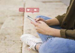 Mulher terá que excluir fotos com ex-companheiro e parentes das redes sociais