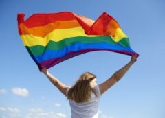 Lei municipal que proíbe menores em Parada do Orgulho LGBTQIA+ é questionada