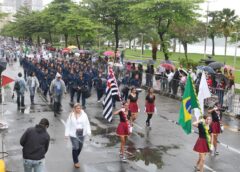 Mesmo com chuva e frio, santistas vibram com o 7 de Setembro