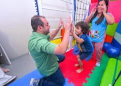Inaugurado pelo governador Roberto Cidade, adolescentes do Juventude TEA transformam terapia em música, dança e novas conquistas