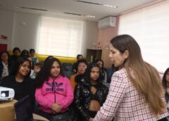 Oficinas gratuitas ensinam mulheres de Santos a usar ChatGPT nos negócios