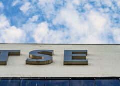 TSE dá 24 horas para Meta dar informações sobre igualdade de campanhas