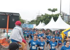 Corrida reúne 3,8 mil participantes em Santos e emociona com histórias de superação e solidariedade