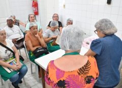 Fundo Social de Santos ensina receitas de brigadeiro e paçoca em oficina gratuita