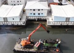 Desassoreamento do Rio São Jorge retira 8 mil toneladas de sedimentos e resíduos dois meses antes do prazo